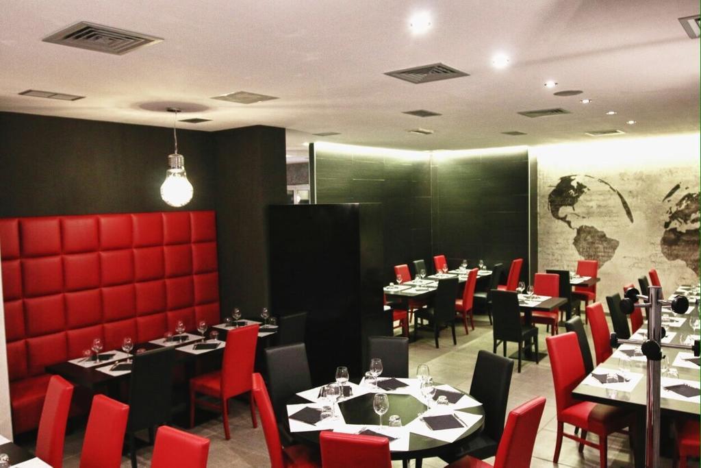 Hotel Metropolis Reggio Emilia Bagian luar foto