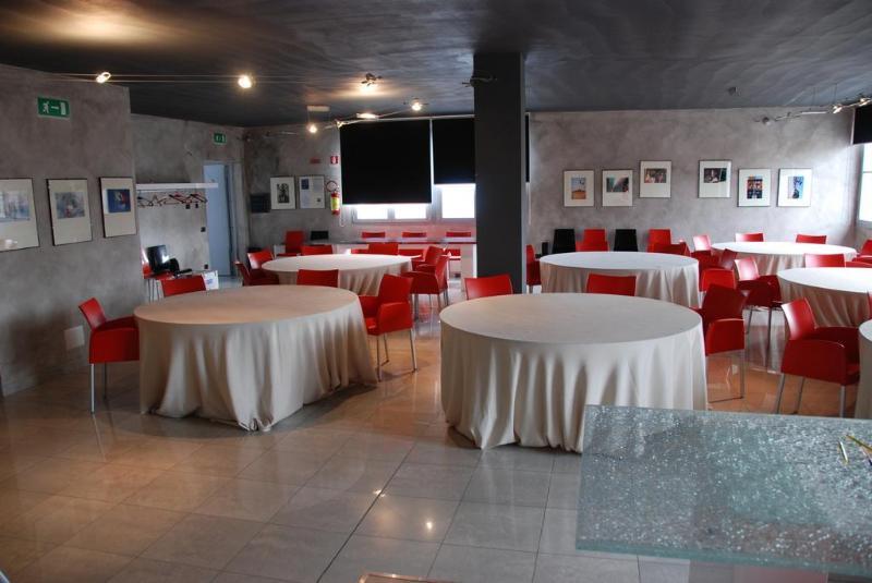Hotel Metropolis Reggio Emilia Bagian luar foto
