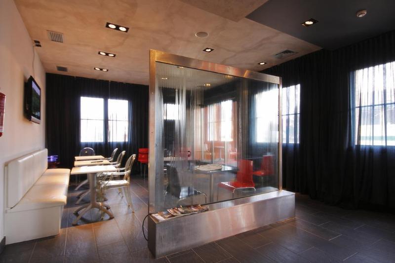 Hotel Metropolis Reggio Emilia Bagian luar foto
